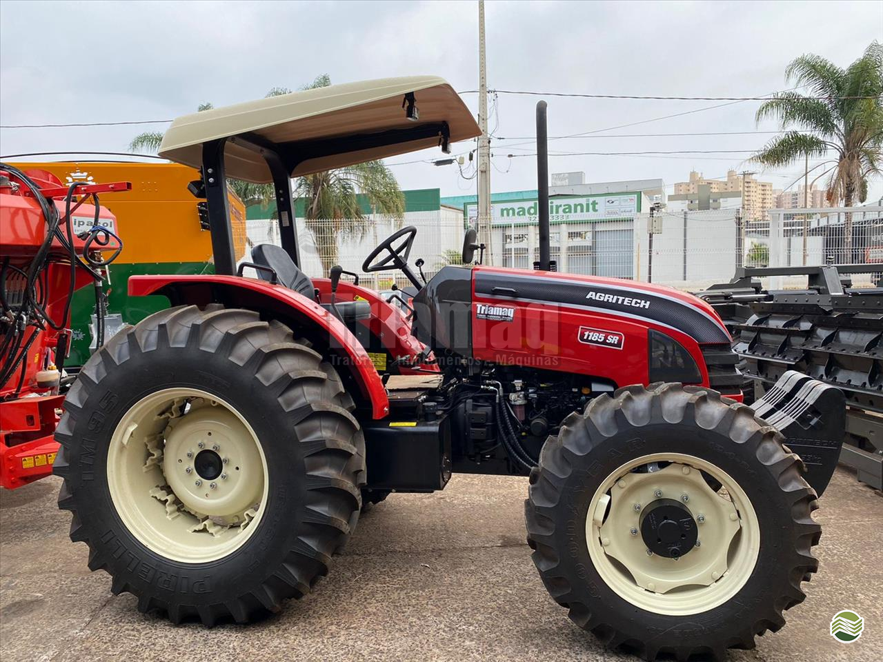 TRATOR AGRITECH 1185 Tração 4x4 Triamaq Tratores UBERLANDIA MINAS GERAIS MG